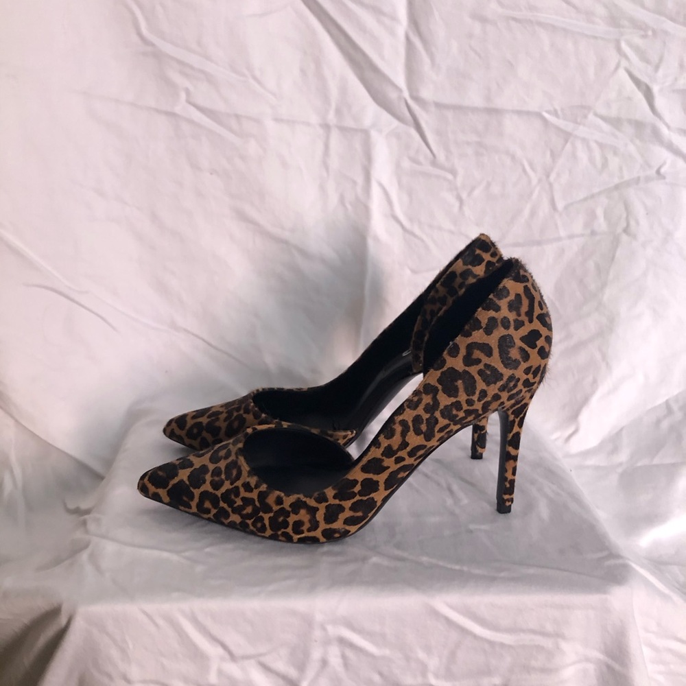 NWOT Leopard print stilettos